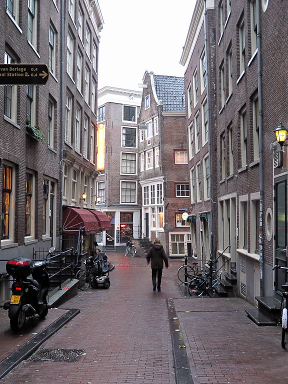 Tiny streets of Amsterdam, Close to the Centraal Station